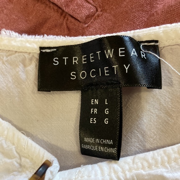 2 piece Streetwear Society (shorts and crop top) - Picture 8 of 9